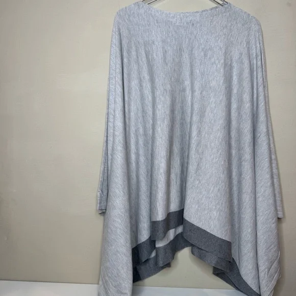 Matty M Ladies´ Sweater Poncho Nwt one size - Picture 2 of 6